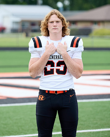 FOOTBALL - Senior Maverick Lockard