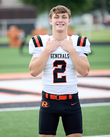 FOOTBALL - Senior Shawn Beckelhimer